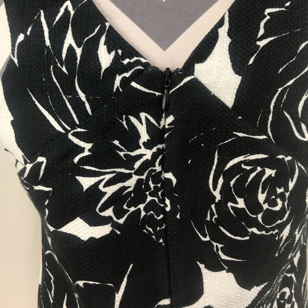 NWT - Just Taylor Black & White Floral Sheath Dress With Pockets - Size 2 - Picture 6 of 10